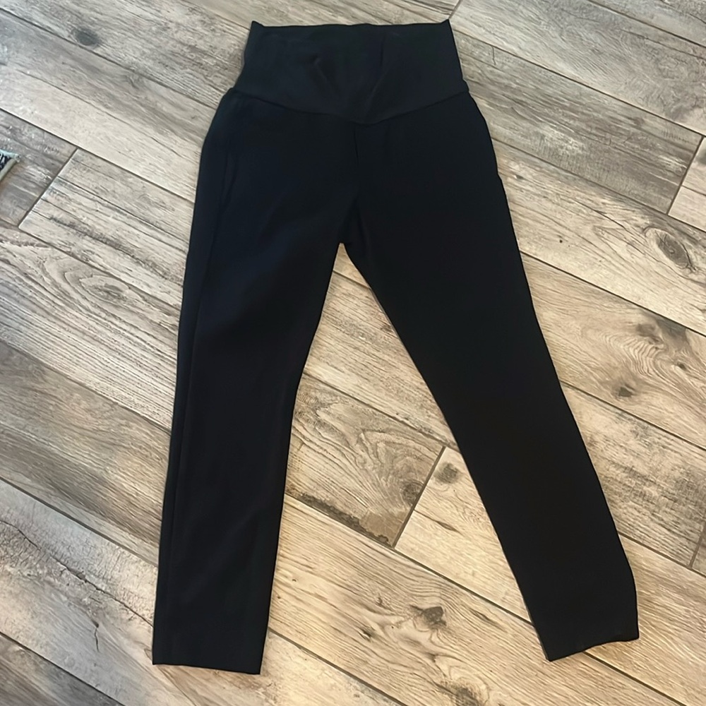 EUC Loft Maternity black stretch pants with pockets, sz 4